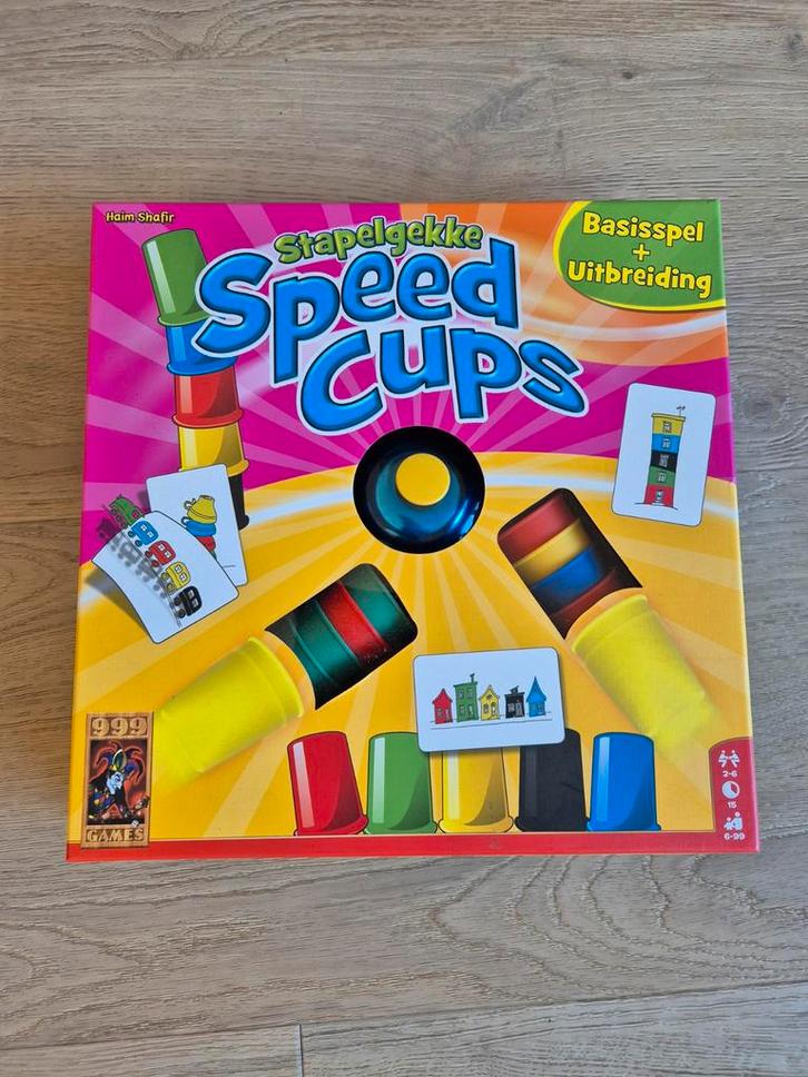 Speedcups - Stapelgekke Snelheid!, Hobby en Vrije tijd, Gezelschapsspellen | Bordspellen, Zo goed als nieuw, Drie of vier spelers
