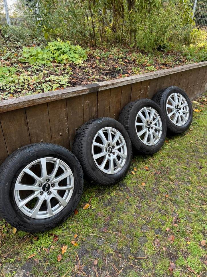Winterset 16 inch 205/60 R oa T Cross incl sneeuwkettingen, Auto-onderdelen, Banden en Velgen, Banden en Velgen, Winterbanden
