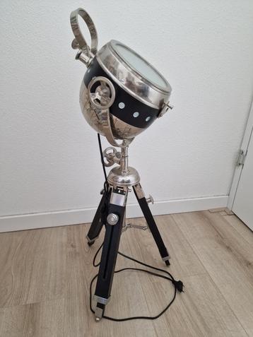 Staande lamp - driepoot  - verstelbaar - indirect licht beschikbaar voor biedingen