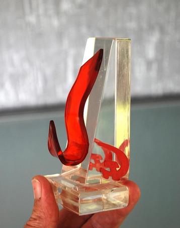 Rode lint met Hamer en Sikkel, Propaganda beschikbaar voor biedingen