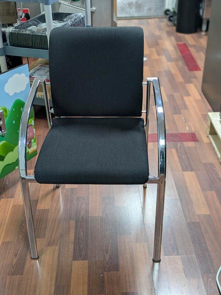 Luxe vergader stoelen . Chroom met zwarte bekleding robuust, Huis en Inrichting, Stoelen, Zo goed als nieuw, Eén, Zwart, Ophalen