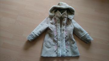 Winterjas maat 116 met borduursel beschikbaar voor biedingen