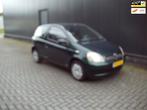 Toyota Yaris 1.3-16V VVT-i Luna, Auto's, Voorwielaandrijving, 1299 cc, Gebruikt, Zwart