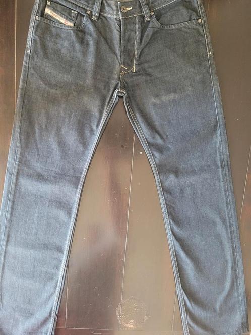 ZGAN CLASSIC DIESEL LARKEE REGULAR STRAIGHT JEANS SIZE 32/34, Kleding | Heren, Spijkerbroeken en Jeans, Zo goed als nieuw, W32 (confectie 46) of kleiner
