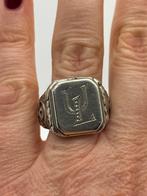 A227 Prachtige zilveren zegelring initialen UL maat 20,5, Sieraden, Tassen en Uiterlijk, Antieke sieraden, Ophalen of Verzenden