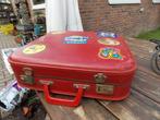 Vintage rode rood koffer met stickers 40 x 37 x 12, Sieraden, Tassen en Uiterlijk, Koffers, Gebruikt, Ophalen of Verzenden