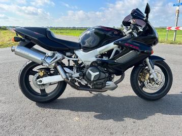 Honda VTR1000F Firestorm beschikbaar voor biedingen