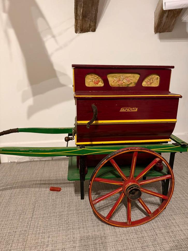 Faventia Draaipiano - Spaans verzamelobject, Muziek en Instrumenten, Piano's, Gebruikt, Piano, Bruin, Ophalen