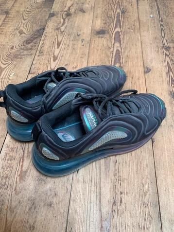 Nike airmax 720 beschikbaar voor biedingen