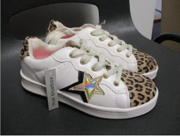 BLUE BOX Meisjes Sneakers maat 32 NIEUW, Kinderen en Baby's, Kinderkleding | Schoenen en Sokken, Nieuw, Schoenen, Meisje, Verzenden