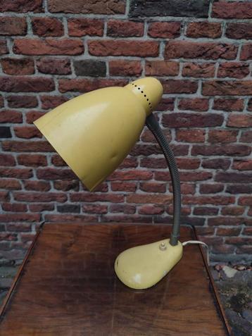 Vintage industriële tafel / bureaulamp lichtgeel 60s 70s beschikbaar voor biedingen