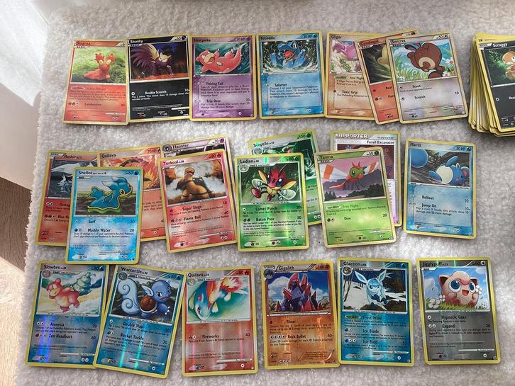 Blik vol met oude Pokémon kaarten te koop, Hobby en Vrije tijd, Verzamelkaartspellen | Pokémon, Gebruikt, Meerdere kaarten, Ophalen of Verzenden