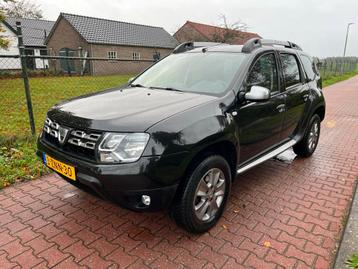 Dacia Duster 1.2 TCE 125 4X2 2015 Zwart-Navi-Cruise-Trekhaak beschikbaar voor biedingen