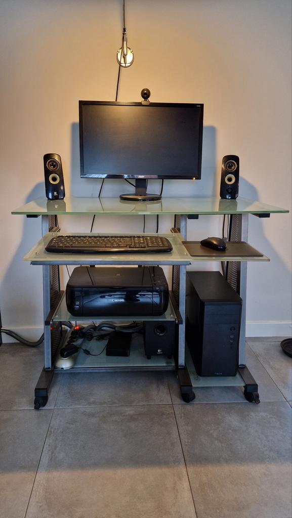 Computertafel met glazen blad, Huis en Inrichting, Kasten | Computermeubels, Gebruikt, 70 tot 120 cm, 40 tot 80 cm, Glas, Ophalen