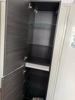 Smalle hoge opbergkast - donker houtlook, Tuin en Terras, Bergingen en Tuinkasten, Ophalen, Gebruikt, Hout, Overige typen