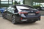 BMW i5 eDrive40 M Sport / Achteruitrijcamera / Stoelverwarmi, Automaat, 2095 kg, Achterwielaandrijving, Zwart