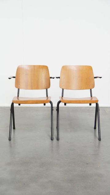 Set van 2 vintage jaren ’60 Marko stoelen met armleuningen beschikbaar voor biedingen