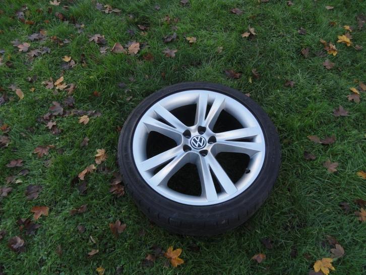 Volkswagen Polo,Seat Ibiza alu velgen , winterbanden 17 inch, Auto-onderdelen, Banden en Velgen, Banden en Velgen, Winterbanden
