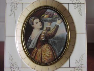 Miniatuur 12 - Lady met fruit tray - 14x12 cm - ANTIEK beschikbaar voor biedingen