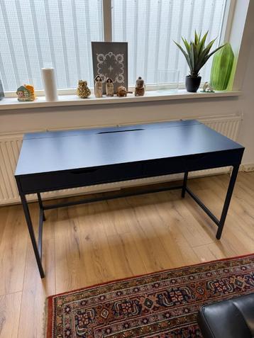 Modern bureau met lades – donkerblauw beschikbaar voor biedingen