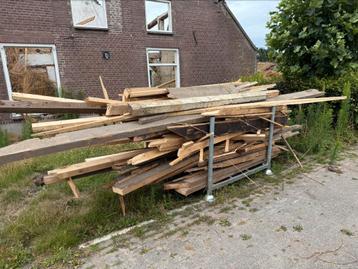 Gratis stookhout (excl de stapelbok) beschikbaar voor biedingen