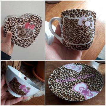 Hello Kitty panterprint servies 4x : blik+mok+bord+schaal beschikbaar voor biedingen