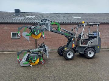 Rolbezem Hydraulische kiepen van de bak beschikbaar voor biedingen