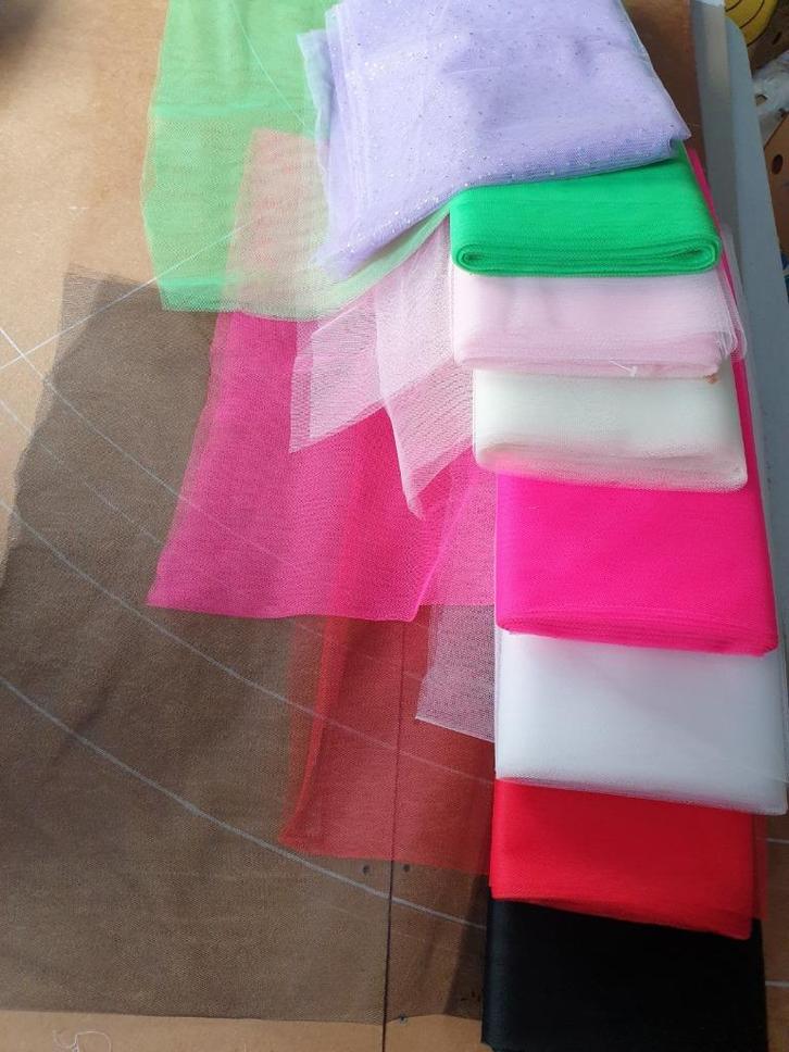 Heel veel verschillende kleuren tule!, Hobby en Vrije tijd, Stoffen en Lappen, Nieuw, Polyester, 120 cm of meer, 200 cm of meer