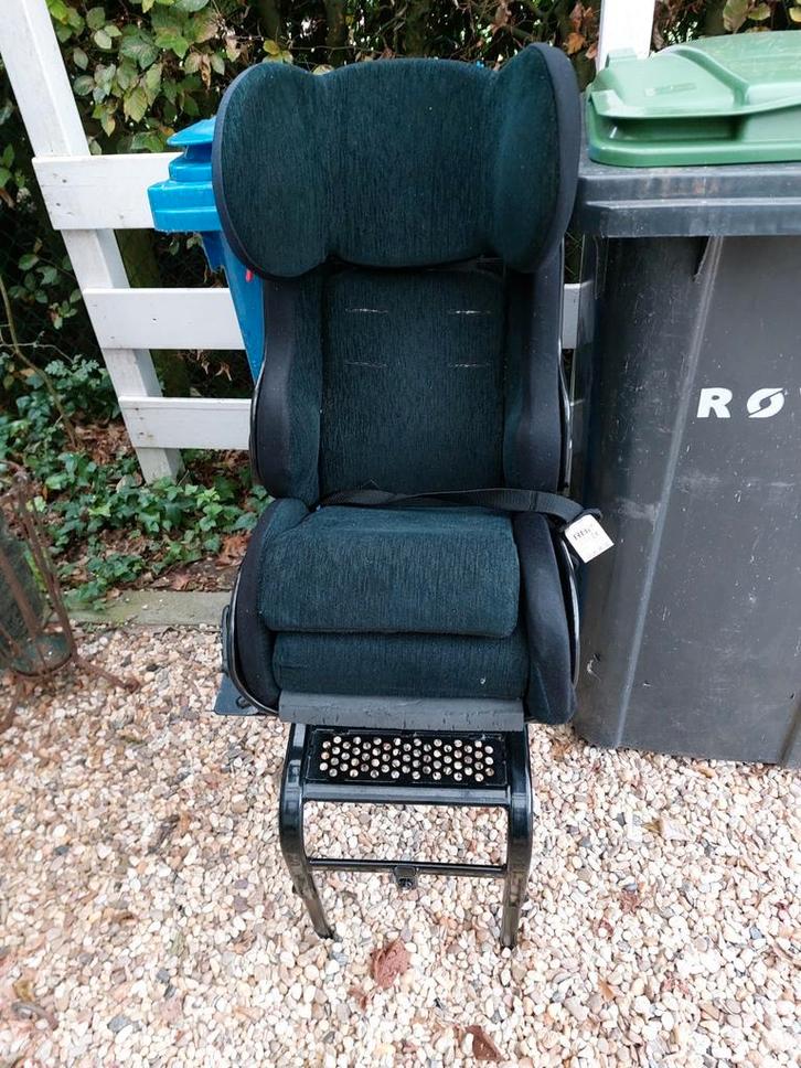 r82 kinderzitje voor in de auto met draaiplateau, Kinderen en Baby's, Autostoeltjes, Zo goed als nieuw, 9 t/m 36 kg, Isofix, Verstelbare rugleuning