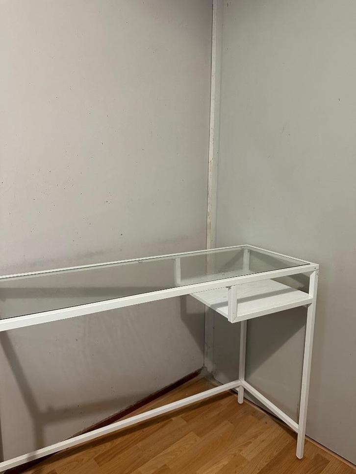 IKEA VITTSJÖ Laptoptafel/ Kaptafel, Huis en Inrichting, Kasten | Stellingkasten, Zo goed als nieuw, Ophalen