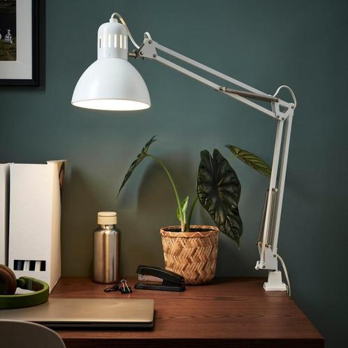 IKEA Bureaulamp Wit – met klem – Compact & praktisch, Huis en Inrichting, Lampen | Tafellampen, Nieuw, 50 tot 75 cm, Metaal, Ophalen of Verzenden