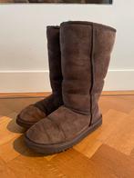 UGG Classic Tall Chocolate Brown - Maat 38/39, Kleding | Dames, Schoenen, Ophalen of Verzenden, Gedragen, Bruin, Hoge laarzen