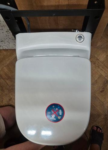 Sfa Hang Sanibroyeur +frame broyeur vermaler wc toilet  beschikbaar voor biedingen