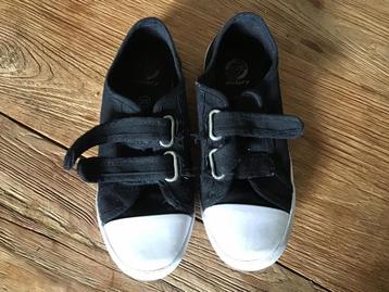 Gymschoenen maat 35 beschikbaar voor biedingen