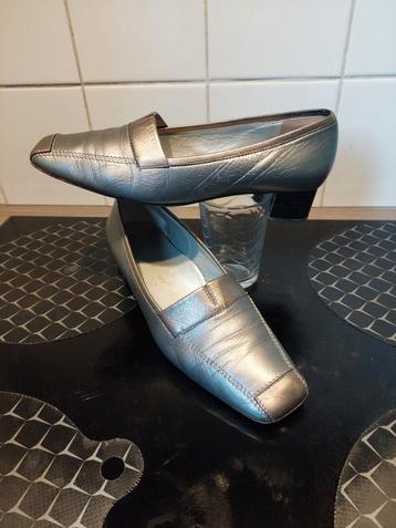 Pumps hakh3cm Alexandria 37/4.5 bronskleur leer inNetteStaat beschikbaar voor biedingen