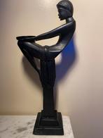 Art-Deco beeld uit Ebbenhout, Antiek en Kunst, Kunst | Beelden en Houtsnijwerken, Ophalen of Verzenden