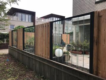 glazen schuttingen beschikbaar voor biedingen