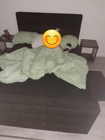 2 persoons bed beschikbaar voor biedingen