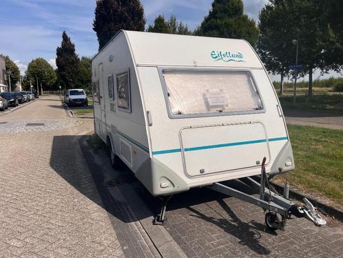 T.K.A. lichtgewicht Eifelland Holiday 5403 caravan, Caravans en Kamperen, Caravans, Particulier, tot en met 5, 750 - 1000 kg, Standaardzit