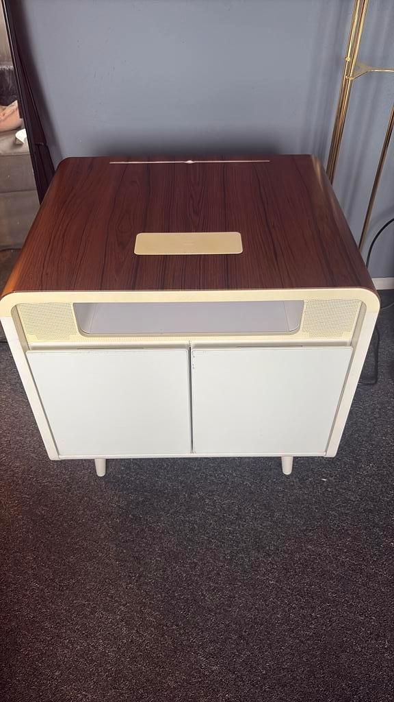 Nachtkast / koffietafel SMART met ijskast & drdloos laden, Huis en Inrichting, Slaapkamer | Nachtkastjes, Gebruikt, 55 tot 70 cm