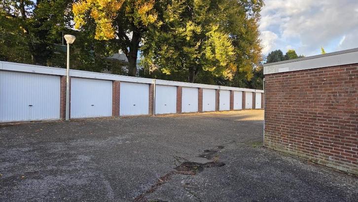 Te huur 2 garageboxen Hertogstraat 6 Brunssum, Auto diversen, Autostallingen en Garages