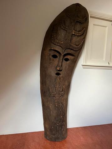 Afrikaans masker (bruin hout) beschikbaar voor biedingen