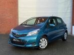 Toyota Yaris 1.3 VVT-i Aspiration| 6 BAK| NAVI| AIRCO| CAMER, Auto's, Toyota, Voorwielaandrijving, Euro 5, Stof, Zwart