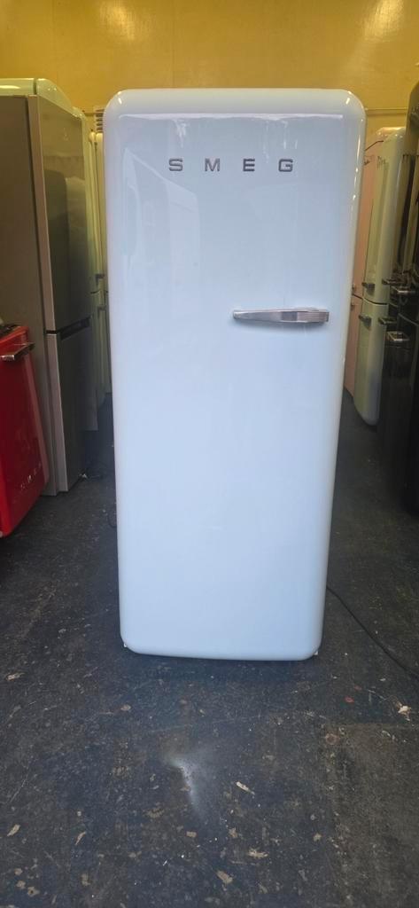 SMEG KOELKAST babyblauw(gratis bezorging)!, Witgoed en Apparatuur, Koelkasten en IJskasten, Zo goed als nieuw, Met aparte vriezer