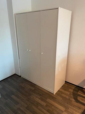IKEA Kleppstad kledingkast met 3 deuren, wit beschikbaar voor biedingen