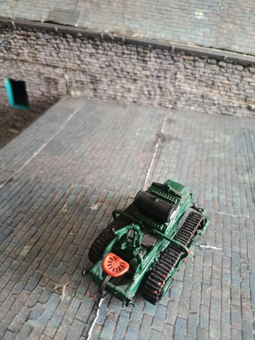 Renault HI 1922 Universal Hobbies 1:43 trekker, Hobby en Vrije tijd, Modelauto's | 1:43, Zo goed als nieuw, Tractor of Landbouw