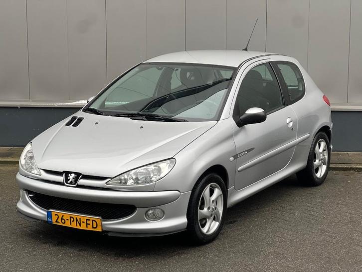 Peugeot 206 1.4 16V Quicksilver Sport NAP, Auto's, Peugeot, Bedrijf, ABS, Airbags, Airconditioning, Alarm, Boordcomputer, Centrale vergrendeling