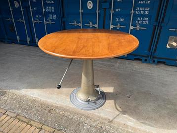 Nike Eskilstuna statafel hydraulische tekentafel voetpomp beschikbaar voor biedingen