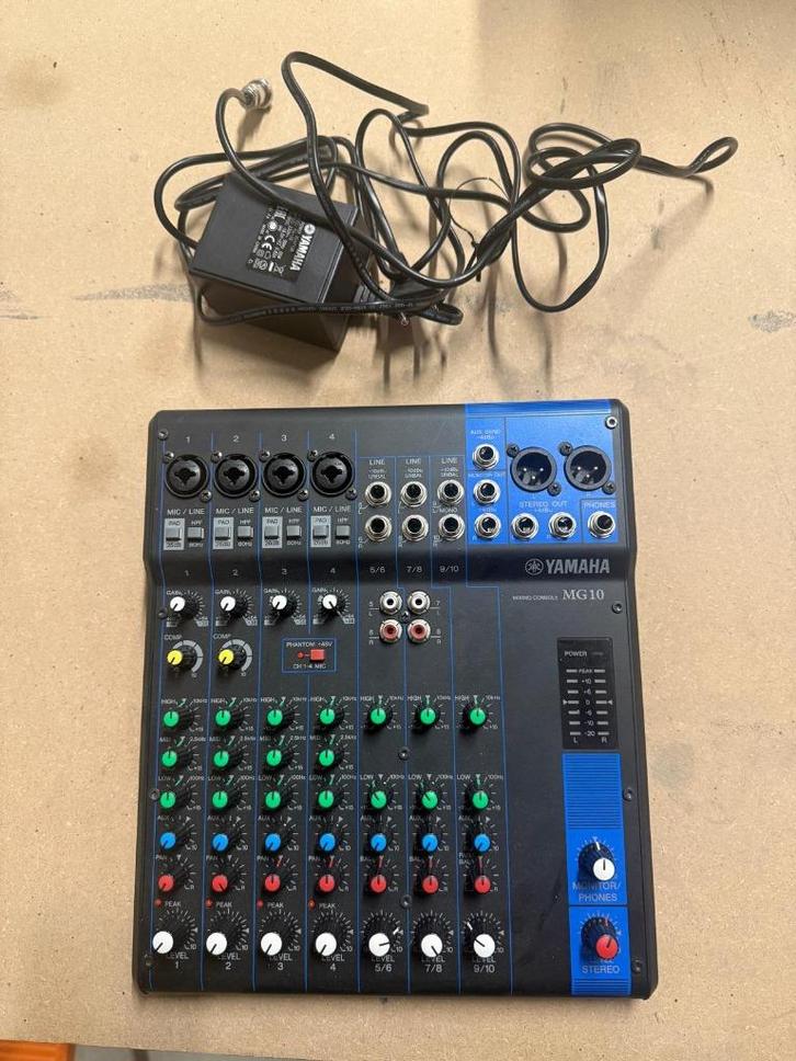 Yamaha MG10 Mengpaneel, Muziek en Instrumenten, Mengpanelen, Zo goed als nieuw, 5 tot 10 kanalen, Microfooningang, Ophalen of Verzenden