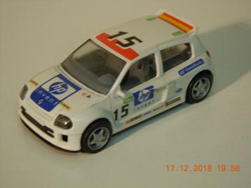 Renault. Clio rally.  Model van het merk bburago.  beschikbaar voor biedingen